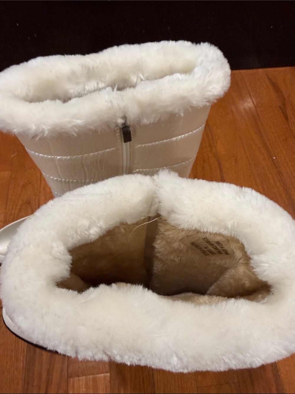 Women's White Faux-Fur Trim Winter Boots - Picture 3 of 6